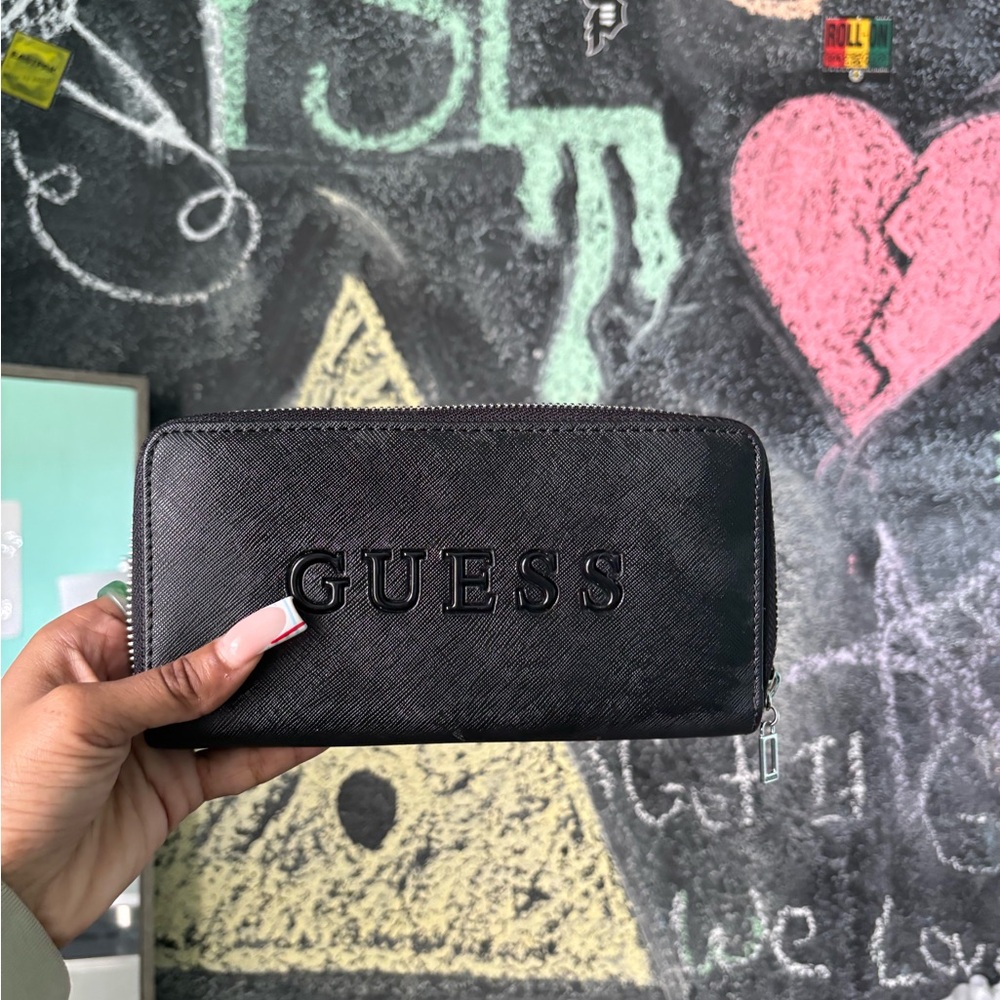 GUESS Black Zip Wallet